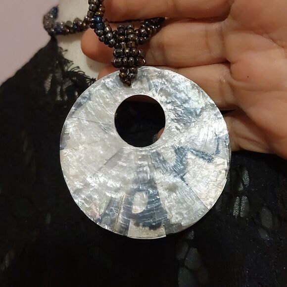 Pinwheel MOP Shell Disc Pendant Twisted Beaded Strands Necklace - Picture 5 of 6